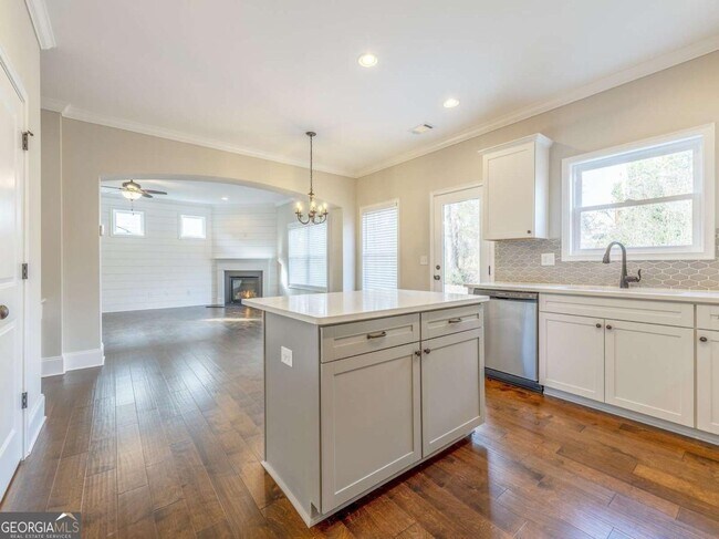 Building Photo - 4210 Old Cherokee St