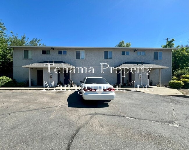 Building Photo - 1070 Lakeside Dr