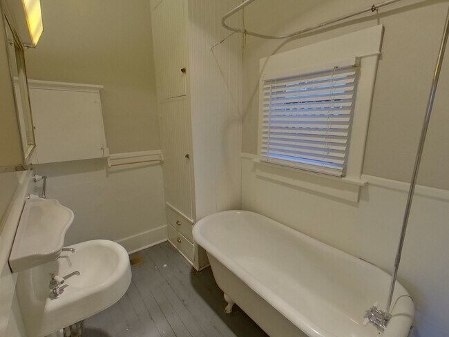 Building Photo - Don’t Miss Our Spring Rate Drop — Units Going Fast - 236