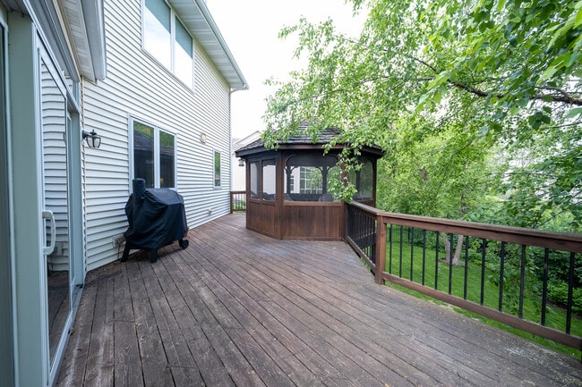 Building Photo - 4750 Merrimac Ct N