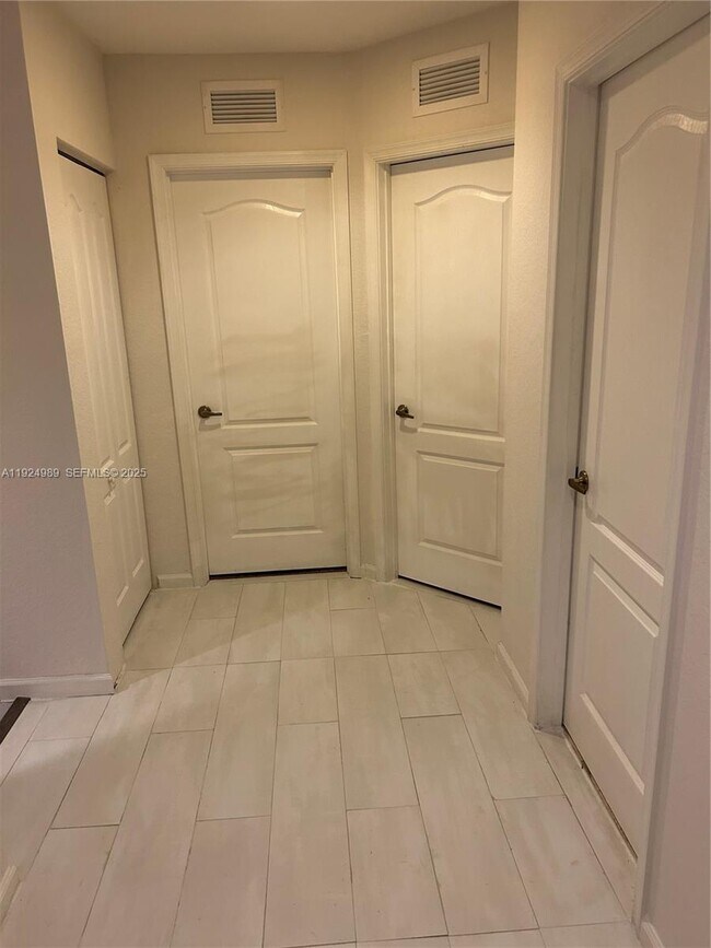 Building Photo - 13903 SW 279th Ln