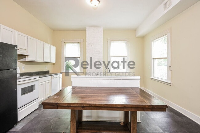 Building Photo - 1313 N 20th St