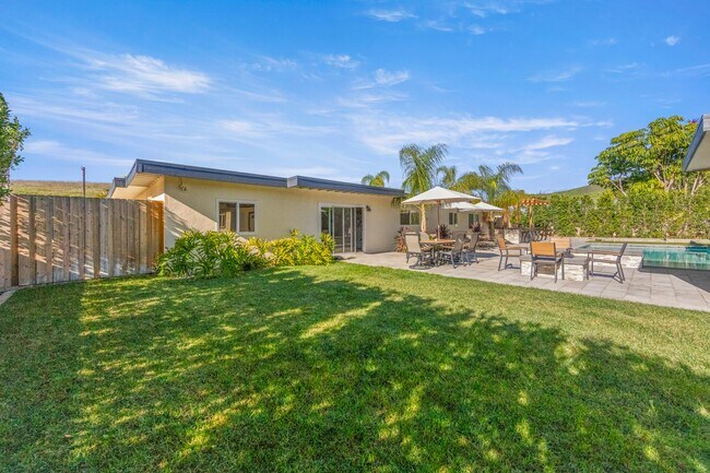 Building Photo - 1558 Wakefield Ave