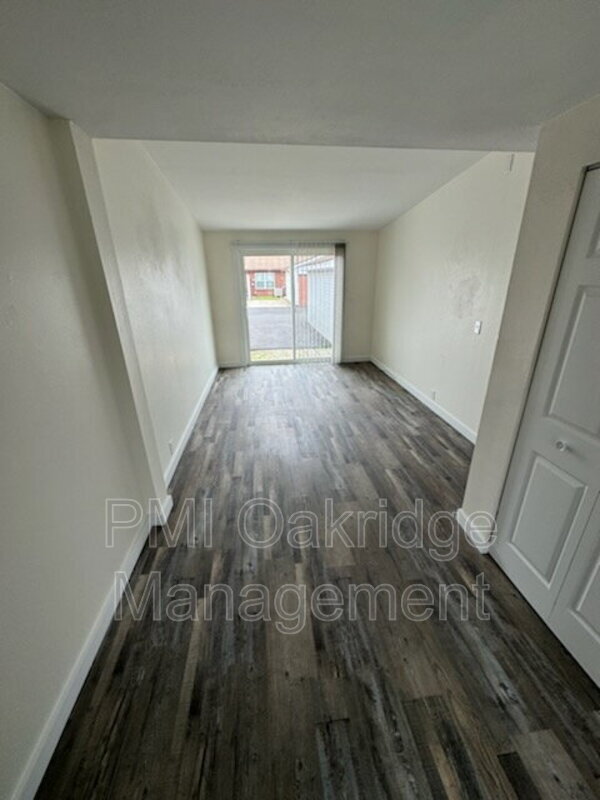 Building Photo - 167 Bevonne Ct