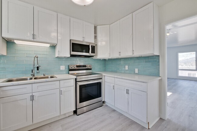 Building Photo - 289 Bridgeview Dr