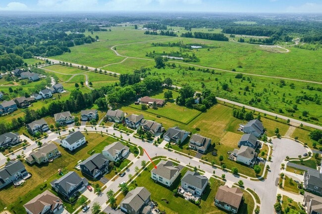 Building Photo - 10339 Ivy Chase