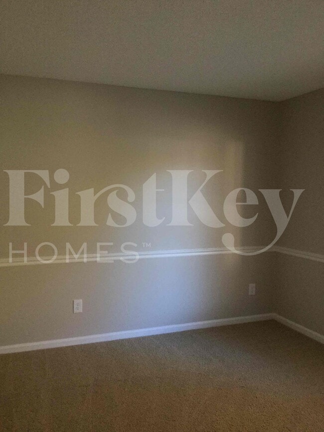 Building Photo - 5800 Old Meadow Rd