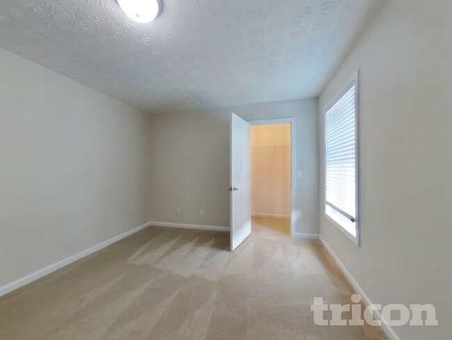 Building Photo - 4003 Riverside Pkwy