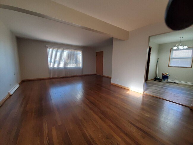Building Photo - 3952 S 43rd St