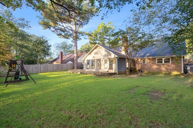 Building Photo - 1720 Brierbrook Rd