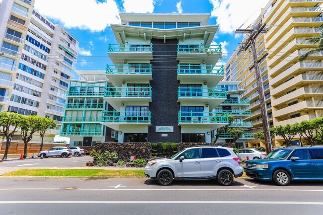 Building Photo - 2957 Kalakaua Ave. #402