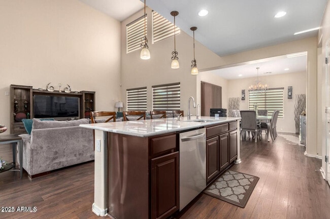 Building Photo - 10763 W Cottontail Ln