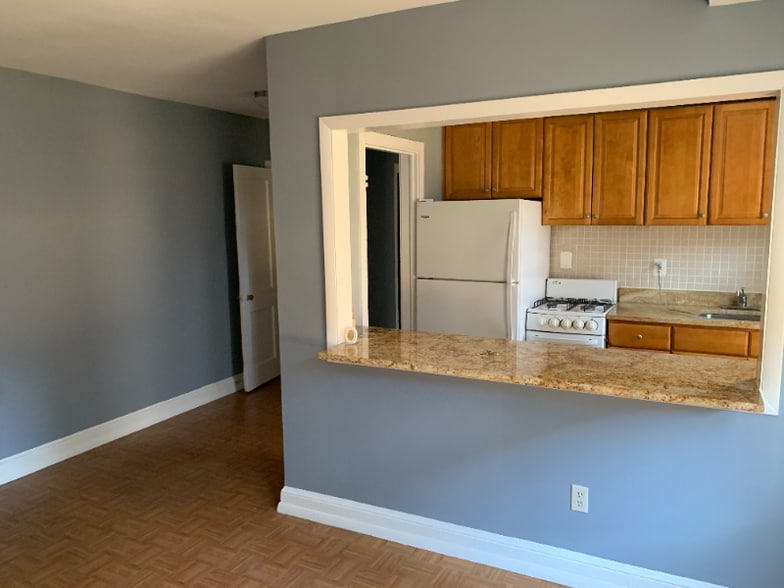 Building Photo - 1135 16th St NE