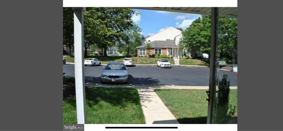 Building Photo - 2014 Beacon Hill Dr
