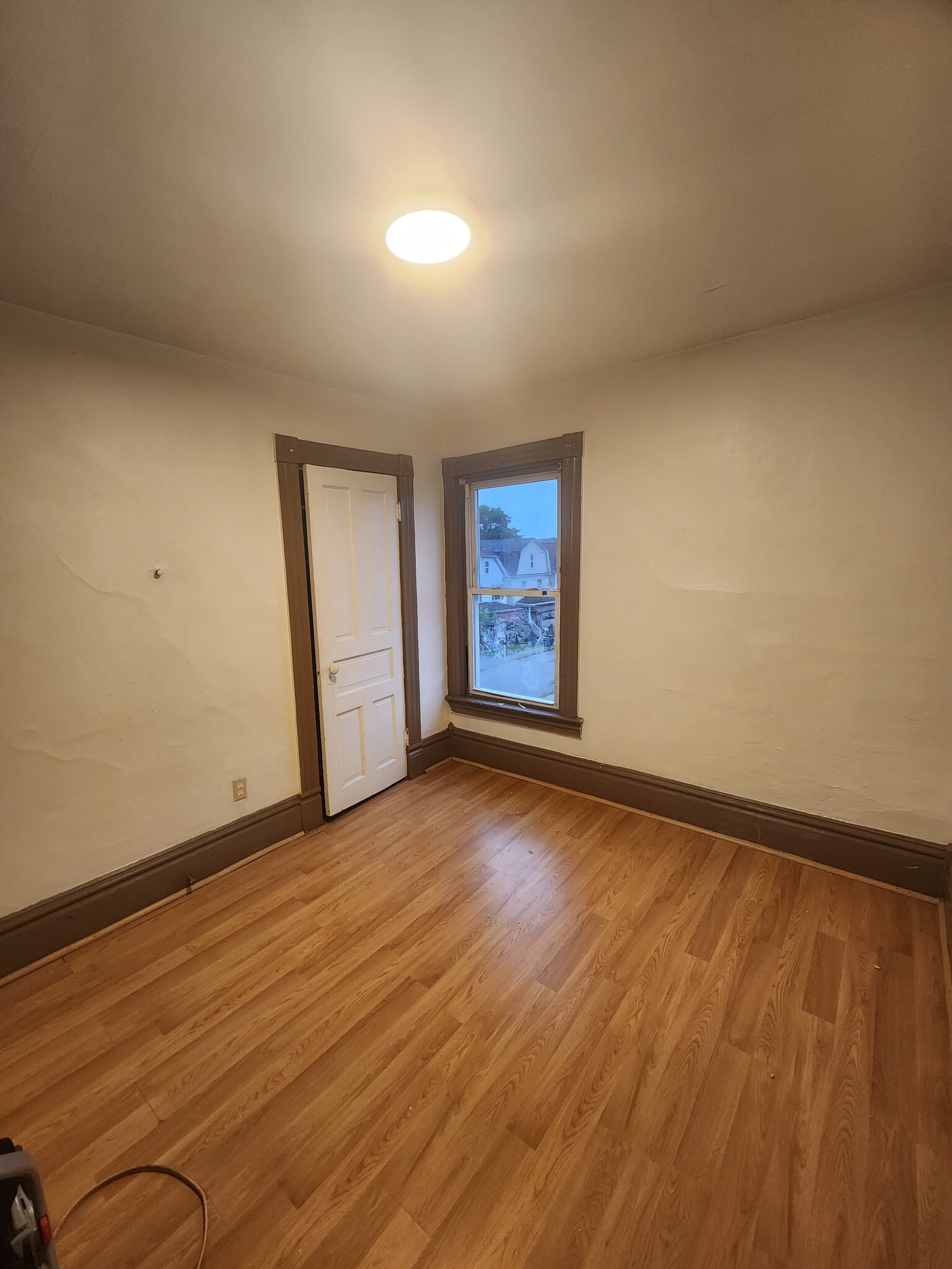 Living Room (10x9) - 340 Virginia Ave