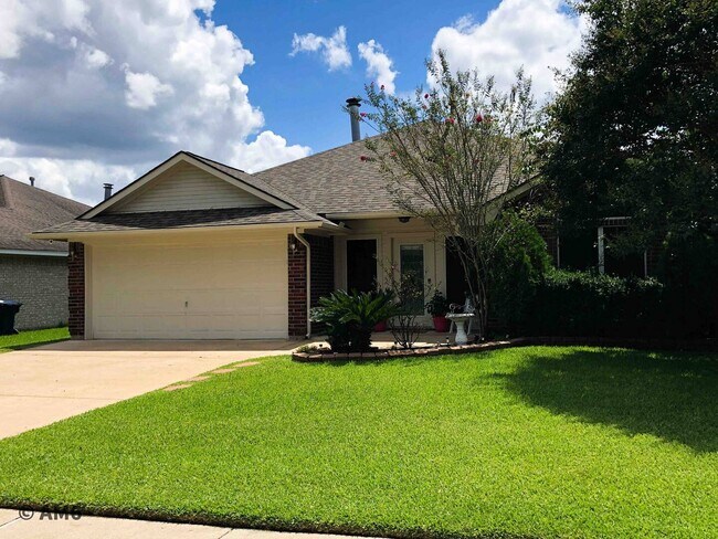 Building Photo - 1204 Chesapeake Ln