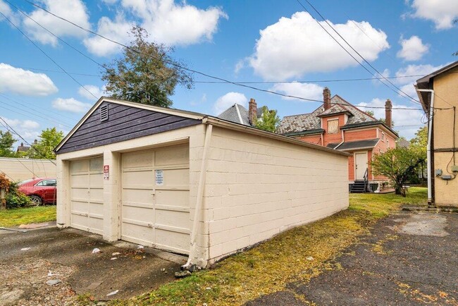 Building Photo - 2027 N 4th St