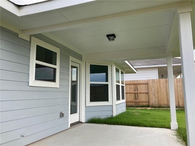 Building Photo - 11716 Lago de Garda Dr