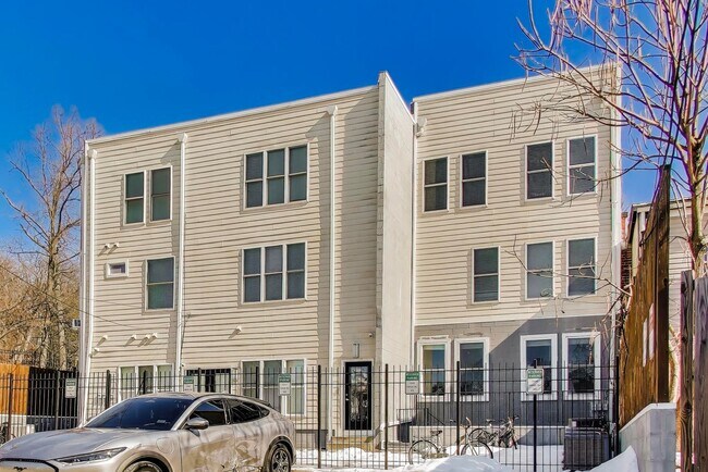Building Photo - 1220 19th St NE