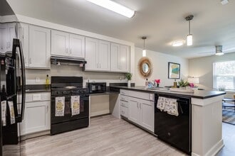 Building Photo - Ilda's Overlook Senior Residences 62 & Older