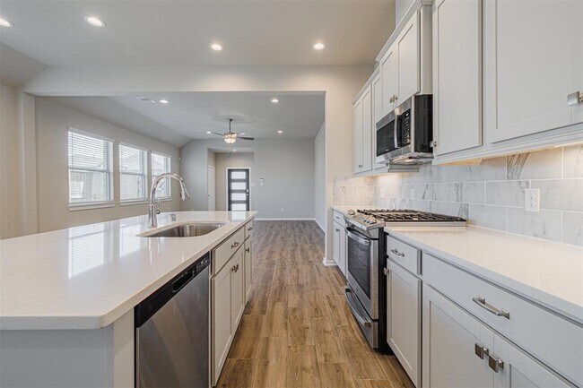 Building Photo - 7031 Winterberry Gln Ln