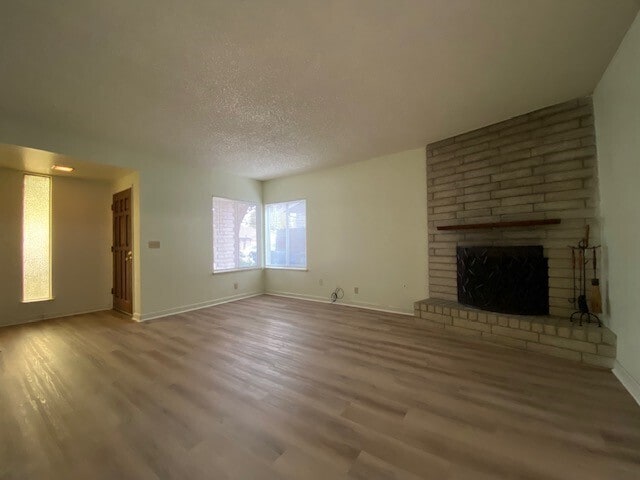 Building Photo - Charming and Well-Maintained 3-Bedroom, 2-...