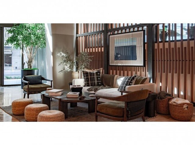 Building Photo - Luxury 1-Bedroom Condo in The Pullman – Do...
