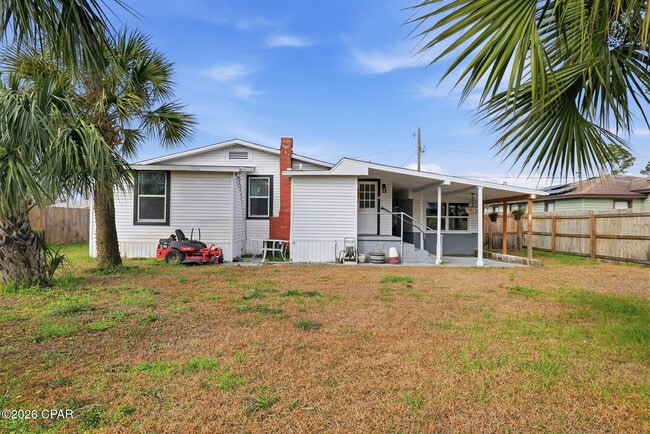 Building Photo - 1808 Chestnut Ave