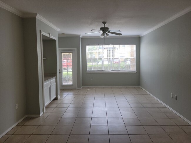 Building Photo - Freshly Updated 3 bedroom 2 bath at The Ma...