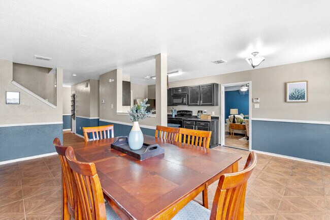 Building Photo - 1129 Bumble Bee Dr