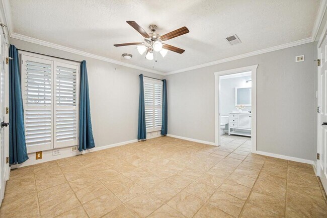 Building Photo - 3613 Lazy Spring Dr