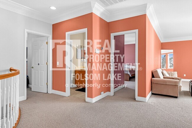 Building Photo - 5bd 3ba home in desirable Carmichael neighborhood