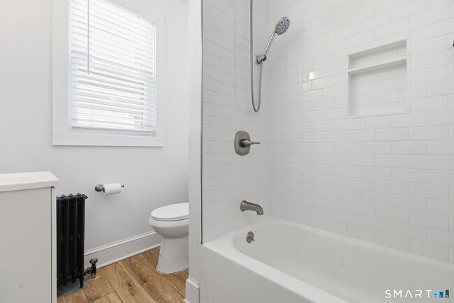 Building Photo - 21 Quintard Terrace