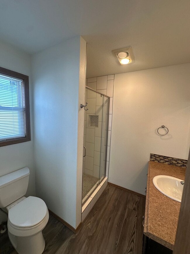 Building Photo - Tranquil & delightful 3-bedroom, 2-bathroom home that offers both comfort and convenience with it...