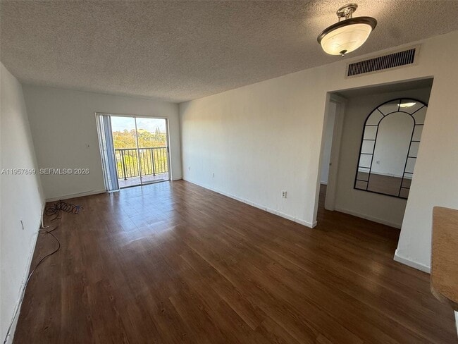 Building Photo - 2500 SW 6th St