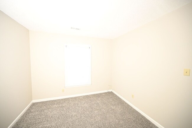 Building Photo - For Rent: Beautiful 3-Bedroom Home in Durh...