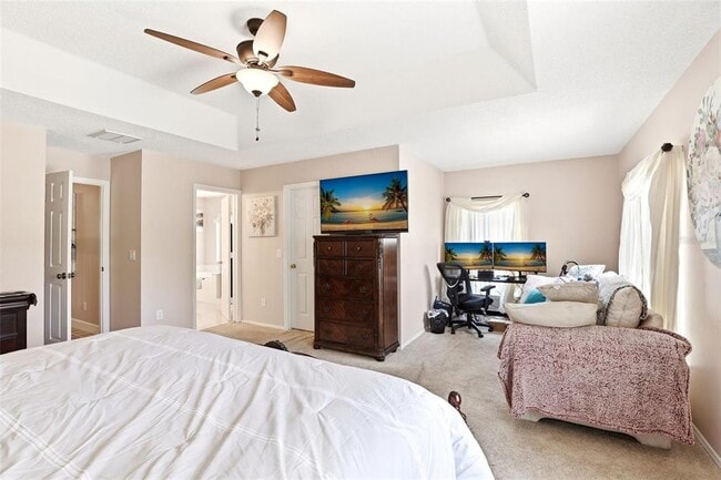 Building Photo - 824 Lake Biscayne Way