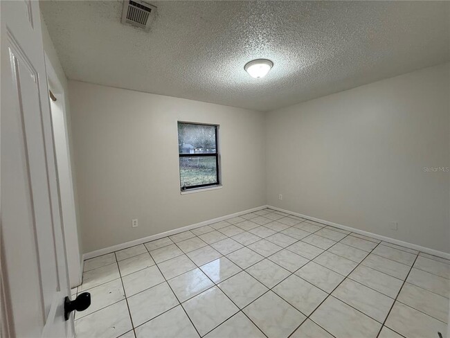 Building Photo - 34918 Ansley Ave