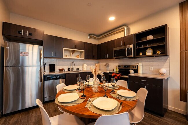 Building Photo - 111 S Adams St