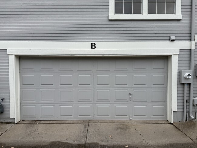 Building Photo - 2811 W Long Dr