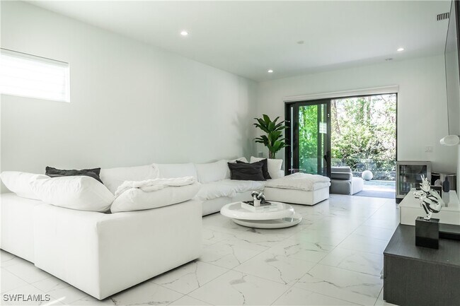 Building Photo - 4064 Full Moon Ct