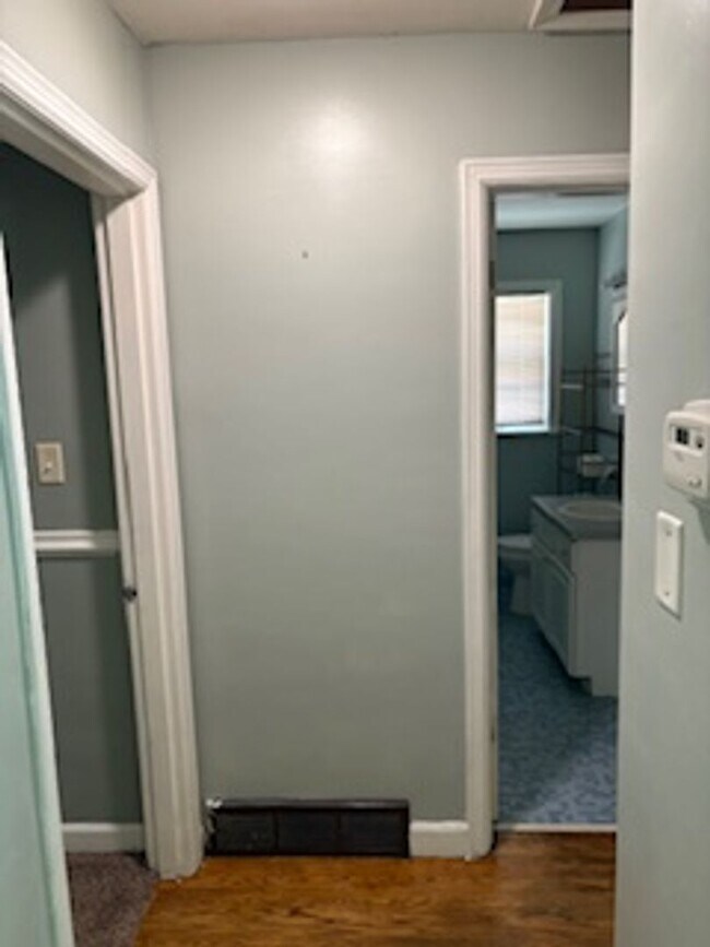 Building Photo - 2 Bedroom 1 Bathroom Home Available Soon