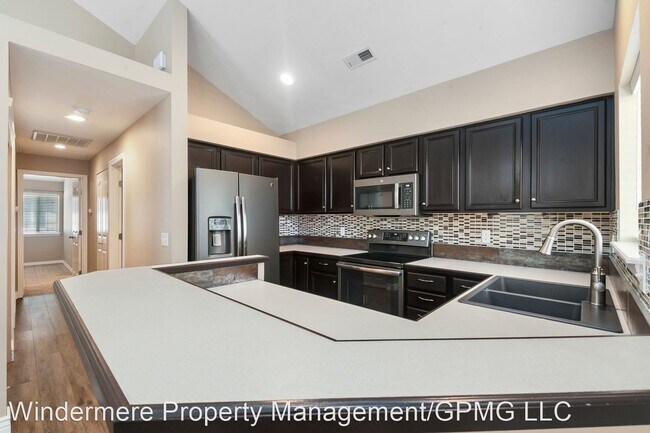 Building Photo - 2 br, 2 bath House - 5170 S. Surprise  Wy ...