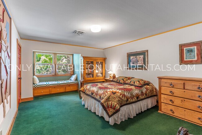 Building Photo - 2718 Stewart Rd