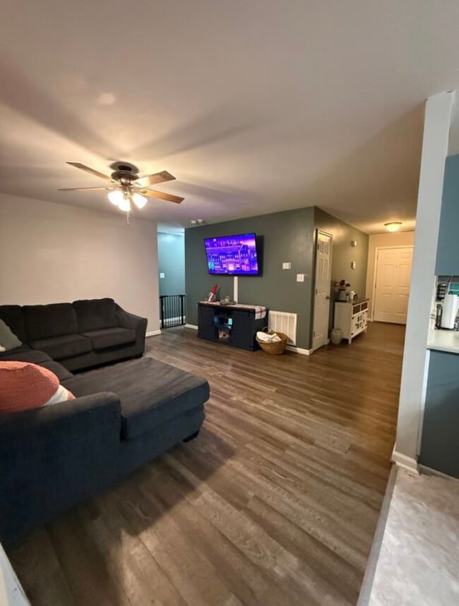 Building Photo - 123 Jacoby Rd