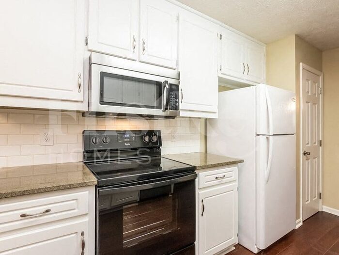 Building Photo - 176 Azalea Dr