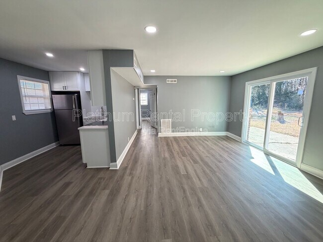 Building Photo - 1512 Waverly Way