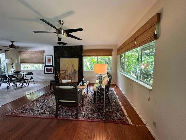 Building Photo - 1bd & 1 1/2 ba Fully Furnished & Move in Ready & all appliances included