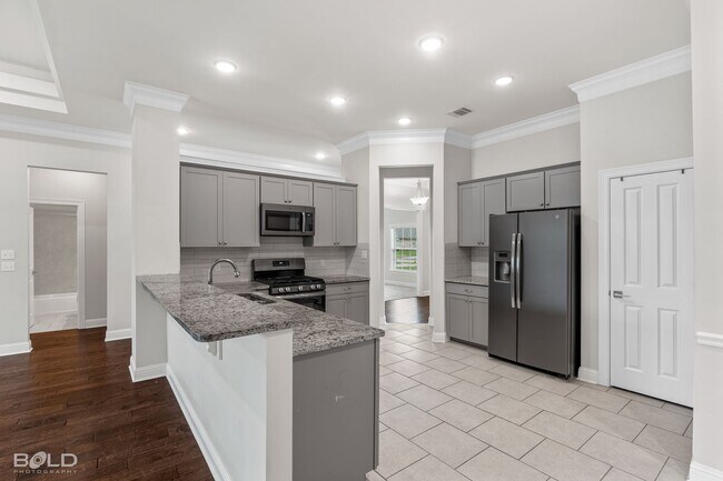 Building Photo - 619 Labarre Ln