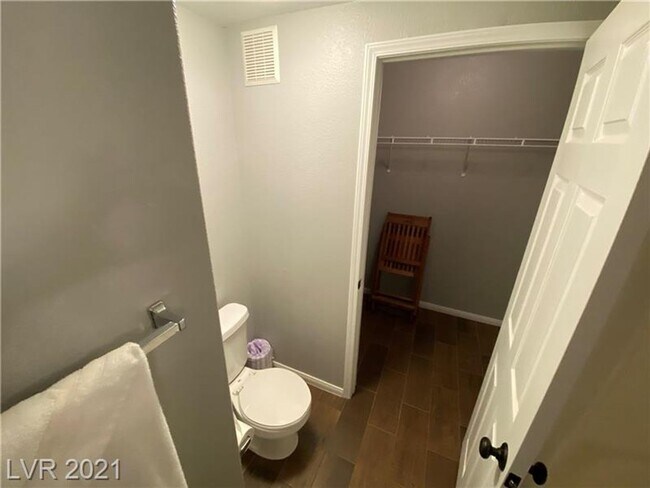 Building Photo - Furnished one bedroom